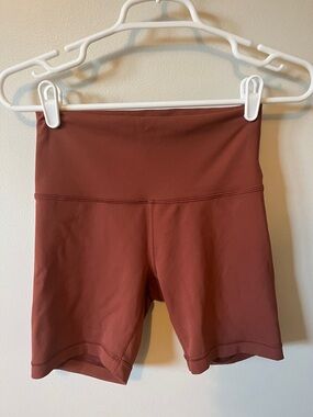 Lululemon Wunder Train Bike Shorts